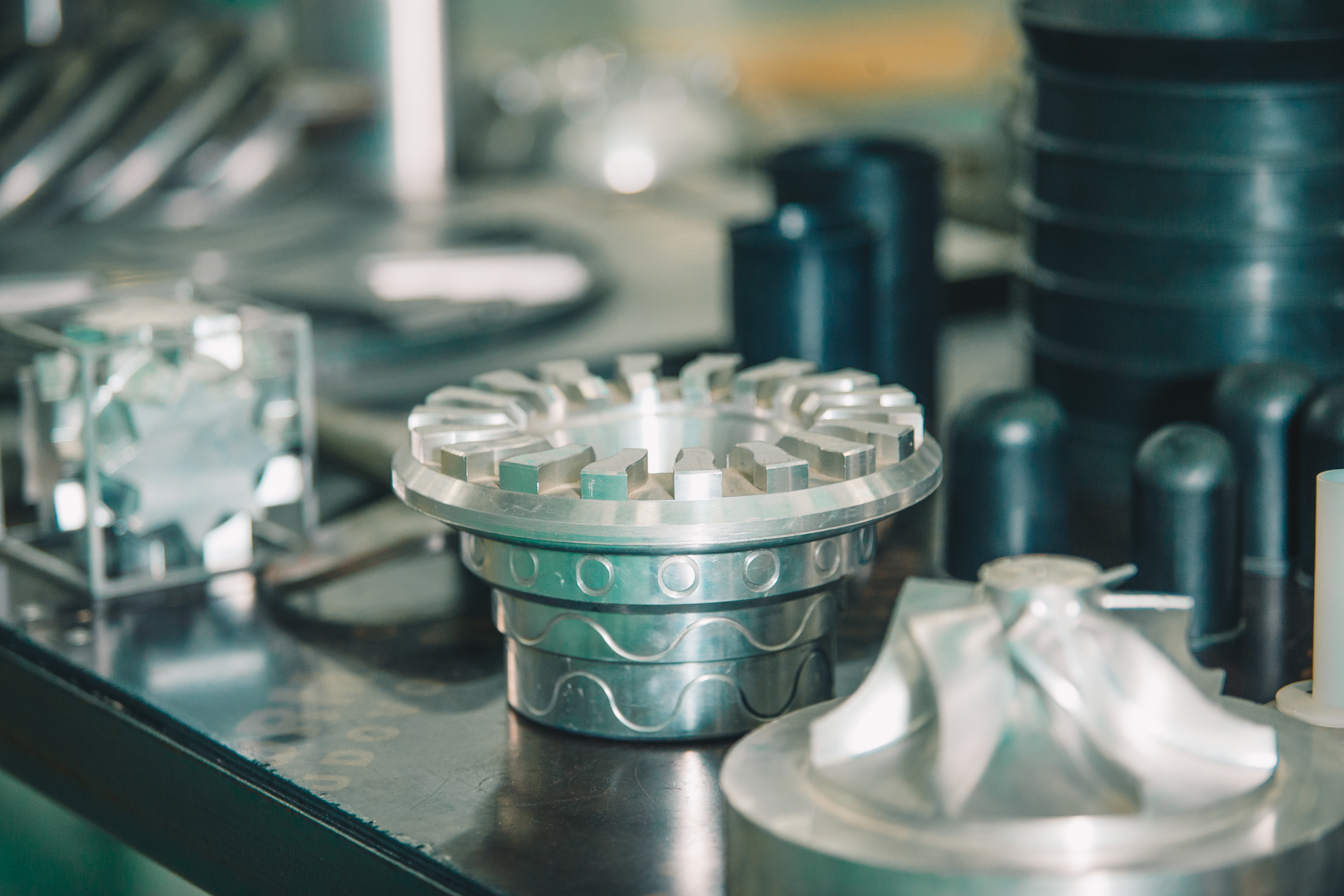 Plastic Mold Manufacturers in Pune with silvest colour Plate 
Imag link: 