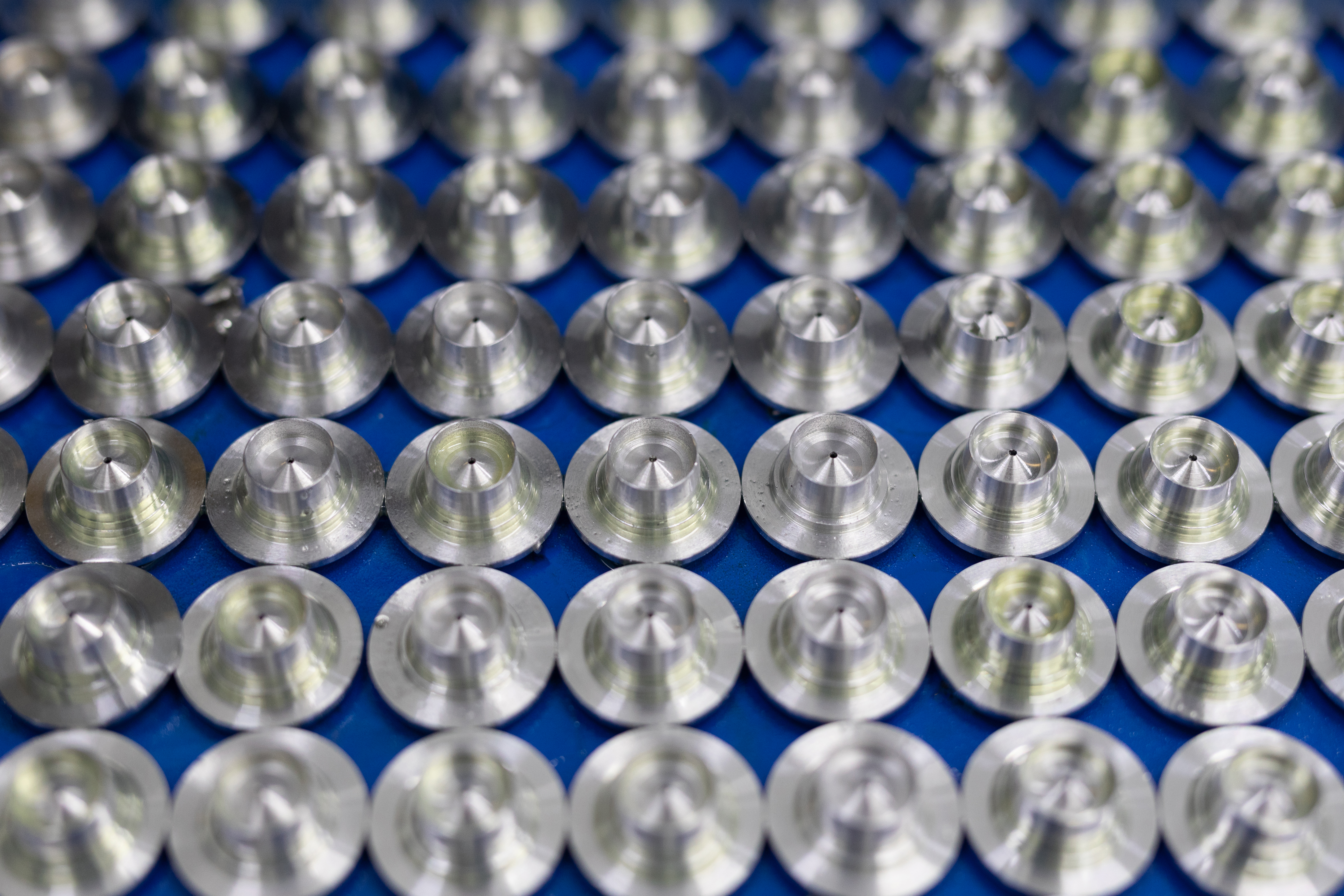 Plastic Mold Manufacturers in Pune with silvest colour Plate 
Imag link: 
